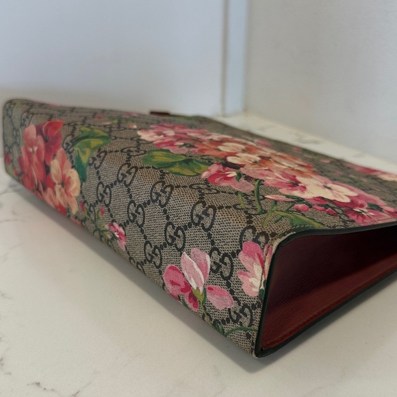 Gucci Blooms Clutch - Picture 5 of 11